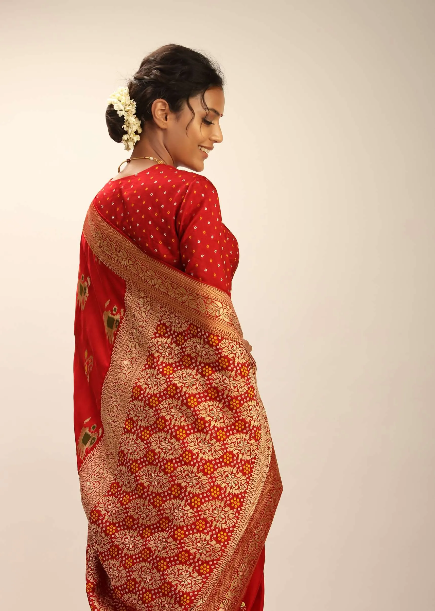 Apple Red Saree In Silk With Elephant And Bird Motifs And Brocade Bandhani Pallu And Border Along With Unstitched Blouse